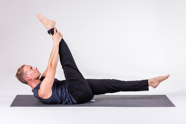 Pilates One leg stretch 1 